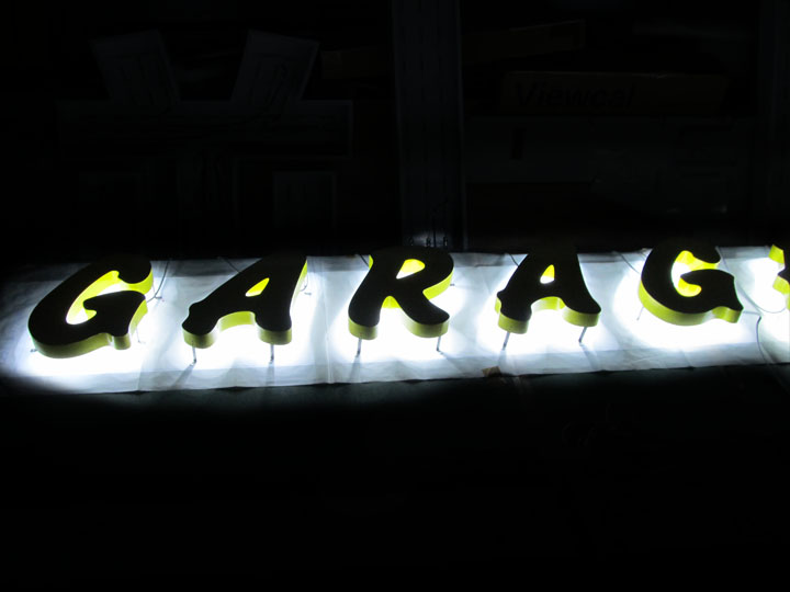 GARAGE 102 様　LEDバックライト　施工実績3