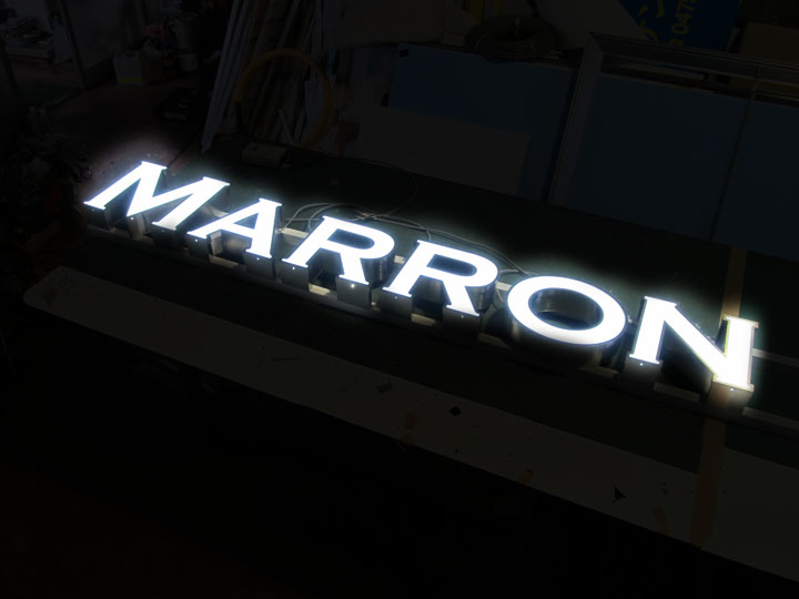 MARRON 様　LED表面発光　施工実績3